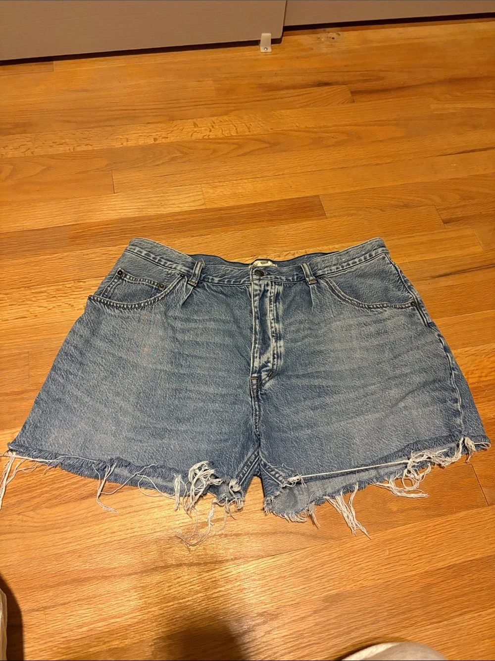 Classic High-Rise Raw Hem Denim Shorts - Madewell - Picture 1 of 6